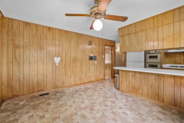11 Warren Dr, Little Rock, AR 72209