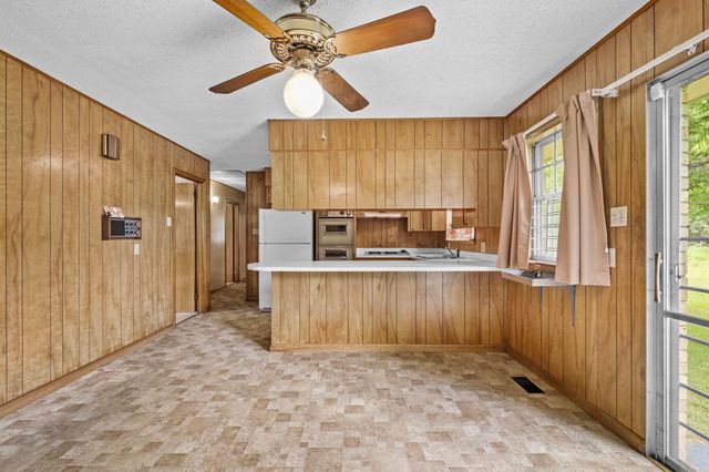 11 Warren Dr, Little Rock, AR 72209