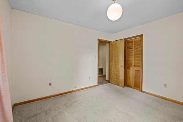 11 Warren Dr, Little Rock, AR 72209
