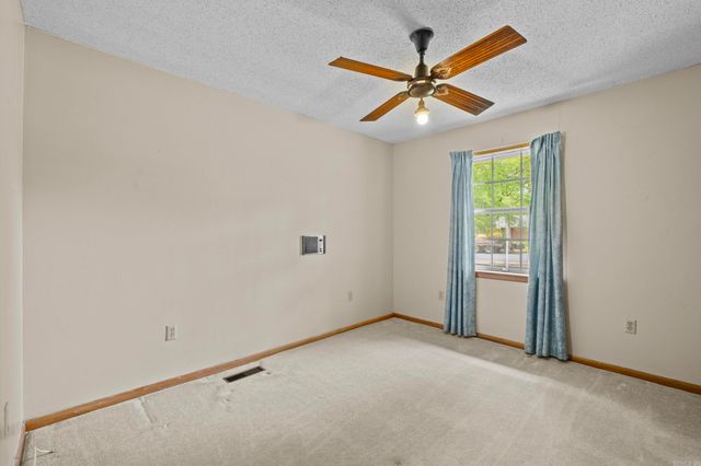 11 Warren Dr, Little Rock, AR 72209