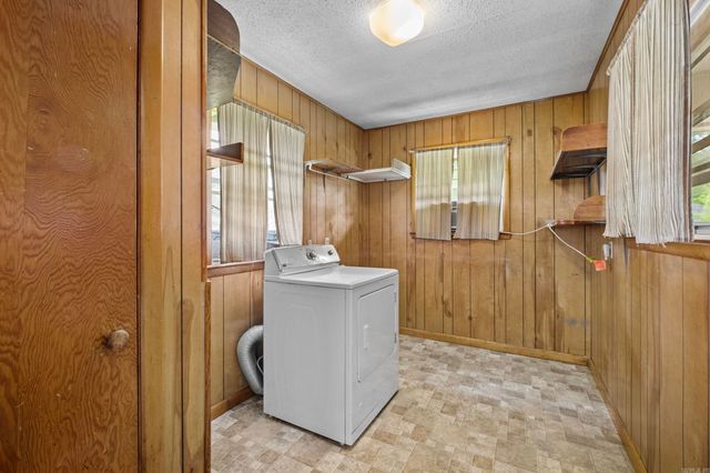 11 Warren Dr, Little Rock, AR 72209