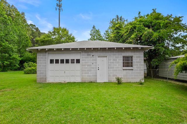 11 Warren Dr, Little Rock, AR 72209
