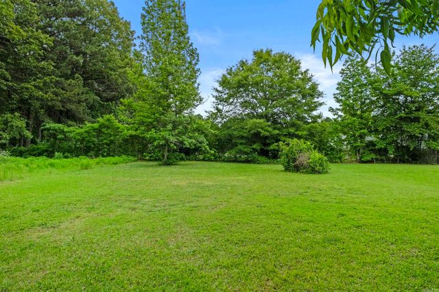 11 Warren Dr, Little Rock, AR 72209