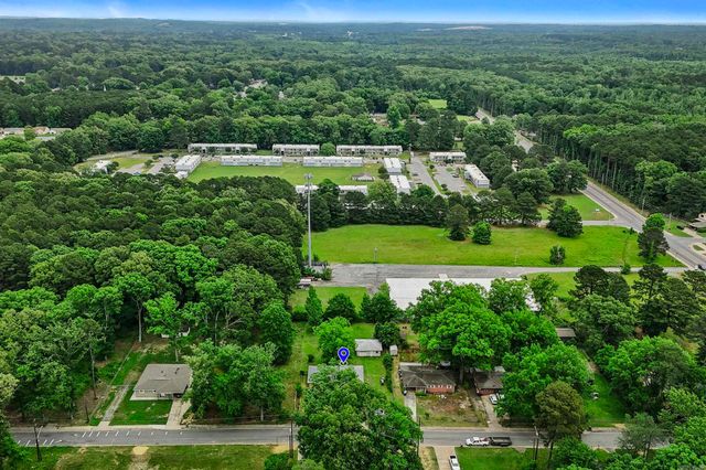 11 Warren Dr, Little Rock, AR 72209