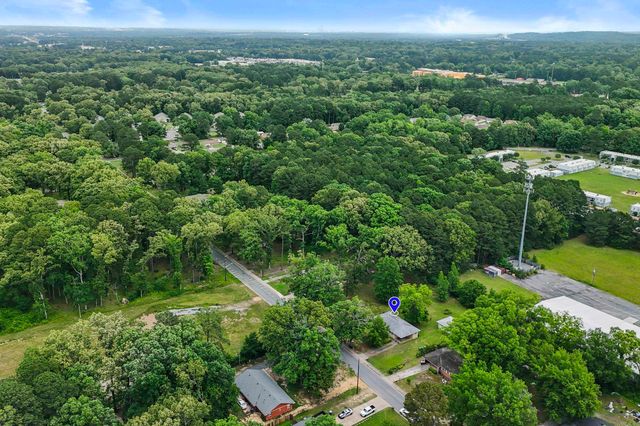 11 Warren Dr, Little Rock, AR 72209
