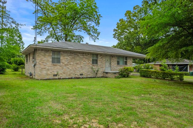 11 Warren Dr, Little Rock, AR 72209
