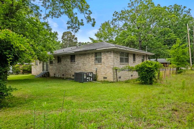 11 Warren Dr, Little Rock, AR 72209