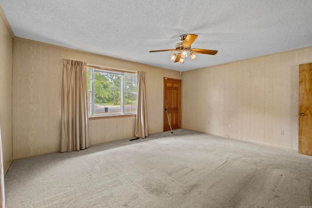 11 Warren Dr, Little Rock, AR 72209