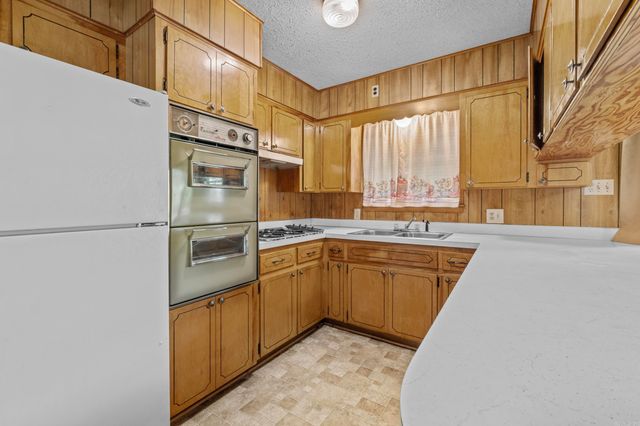 11 Warren Dr, Little Rock, AR 72209