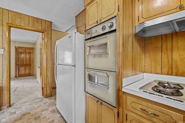 11 Warren Dr, Little Rock, AR 72209
