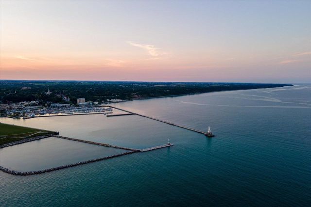 428 N Wisconsin STREET, Port Washington, WI 53074