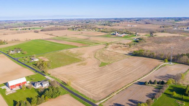 5312 BEECHNUT DRIVE, Kewaskum, WI 53040