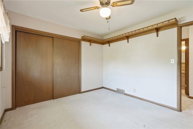 320 Eastland Drive SE, Cedar Rapids, IA 52403