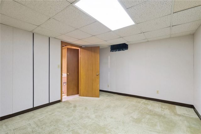 320 Eastland Drive SE, Cedar Rapids, IA 52403