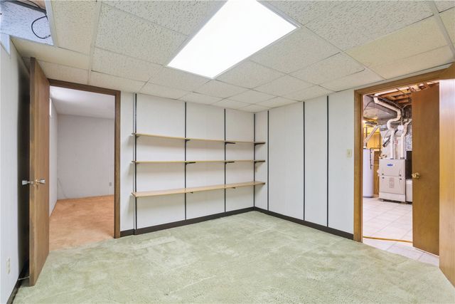 320 Eastland Drive SE, Cedar Rapids, IA 52403