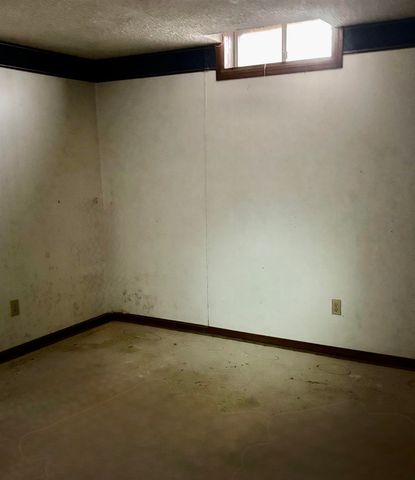 5540 S Palisade St, Wichita, KS 67217