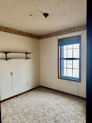 5540 S Palisade St, Wichita, KS 67217