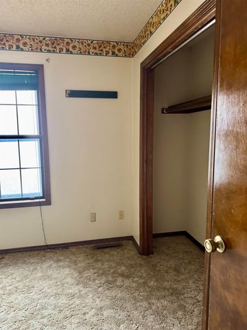 5540 S Palisade St, Wichita, KS 67217