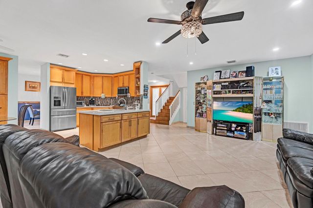 11876 NW 55th St, Coral Springs, FL 33076