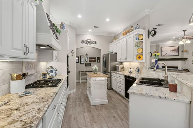 11852 Grand Harbor Boulevard, Montgomery, TX 77356