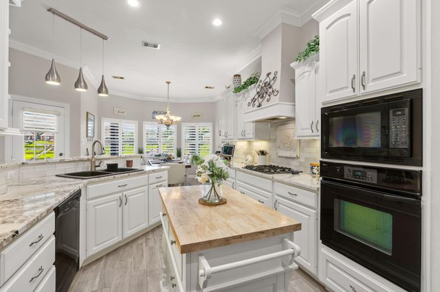 11852 Grand Harbor Boulevard, Montgomery, TX 77356
