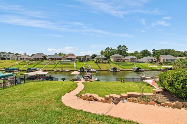 11852 Grand Harbor Boulevard, Montgomery, TX 77356