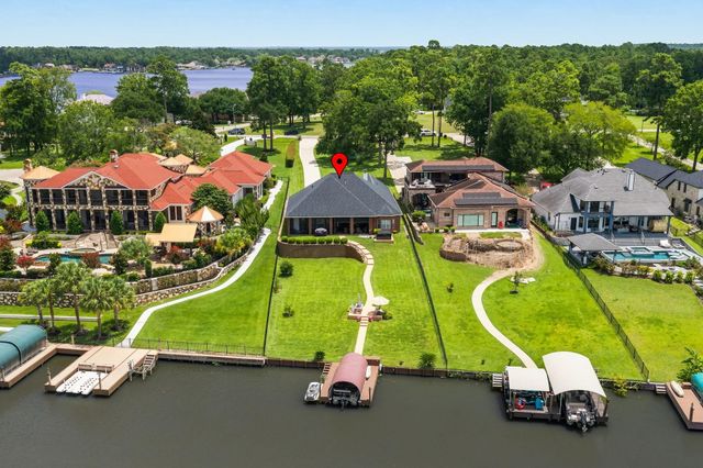 11852 Grand Harbor Boulevard, Montgomery, TX 77356