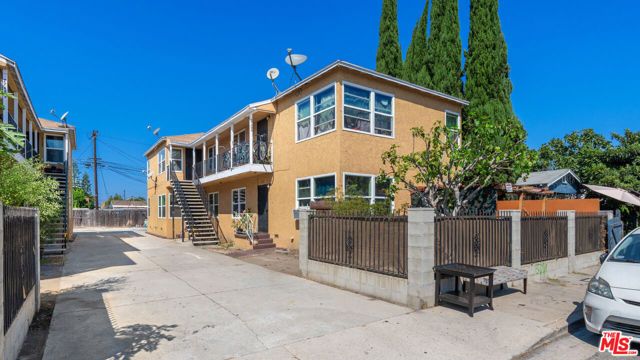 2747 S Redondo Boulevard, Los Angeles, CA 90016