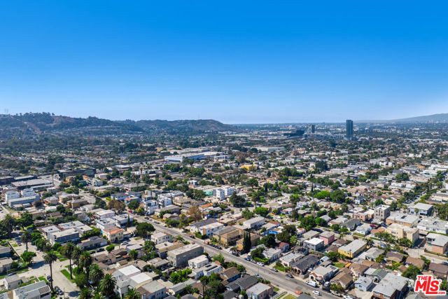 2747 S Redondo Boulevard, Los Angeles, CA 90016