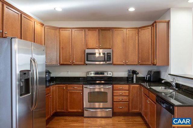 103 Longwood Dr Apt E, Charlottesville, VA 22903