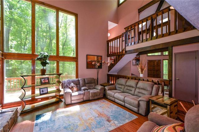86 Bailey Drive SW, Lilburn, GA 30047