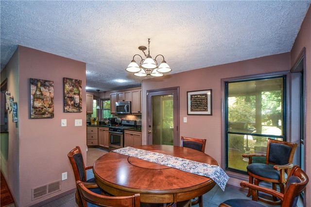 86 Bailey Drive SW, Lilburn, GA 30047