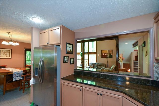 86 Bailey Drive SW, Lilburn, GA 30047