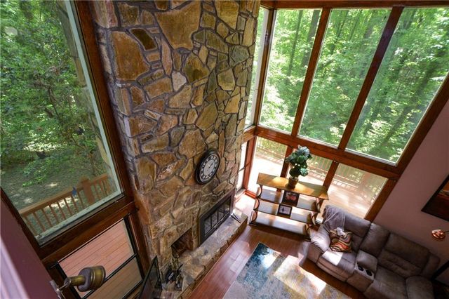 86 Bailey Drive SW, Lilburn, GA 30047