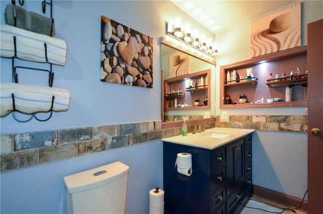 86 Bailey Drive SW, Lilburn, GA 30047