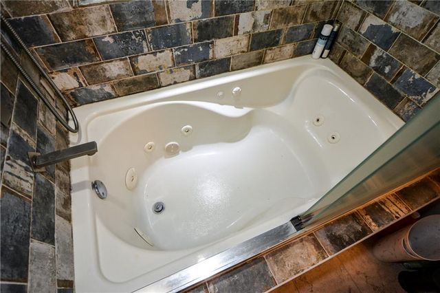 86 Bailey Drive SW, Lilburn, GA 30047
