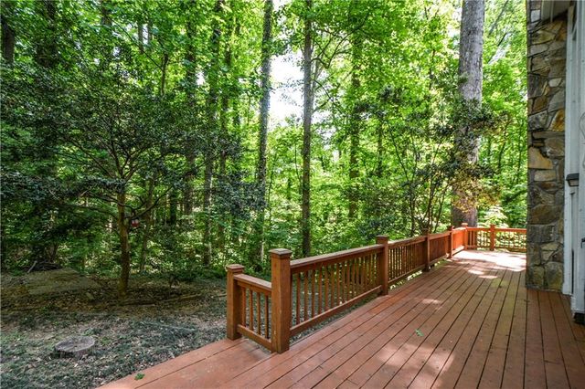 86 Bailey Drive SW, Lilburn, GA 30047