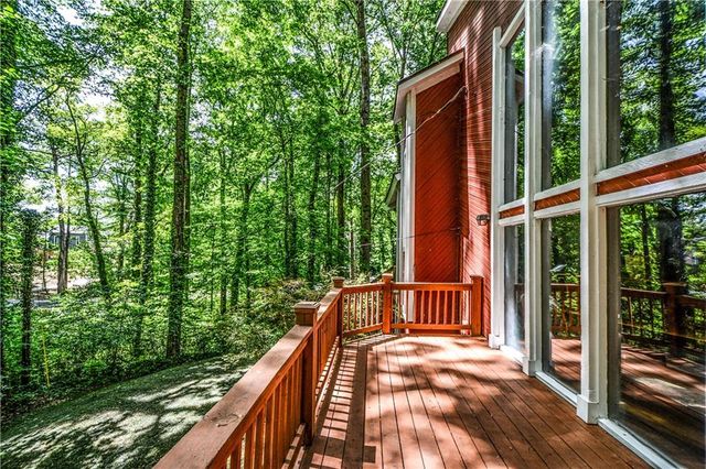 86 Bailey Drive SW, Lilburn, GA 30047