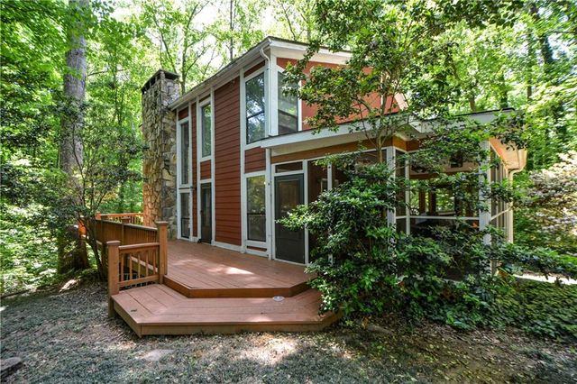 86 Bailey Drive SW, Lilburn, GA 30047
