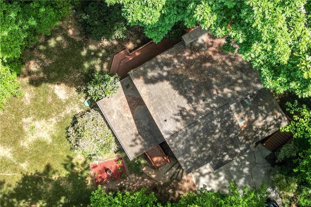 86 Bailey Drive SW, Lilburn, GA 30047