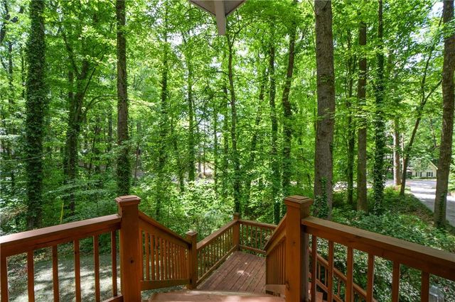 86 Bailey Drive SW, Lilburn, GA 30047