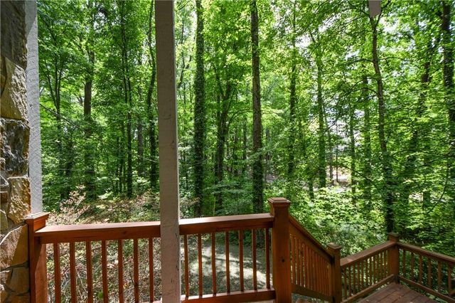 86 Bailey Drive SW, Lilburn, GA 30047