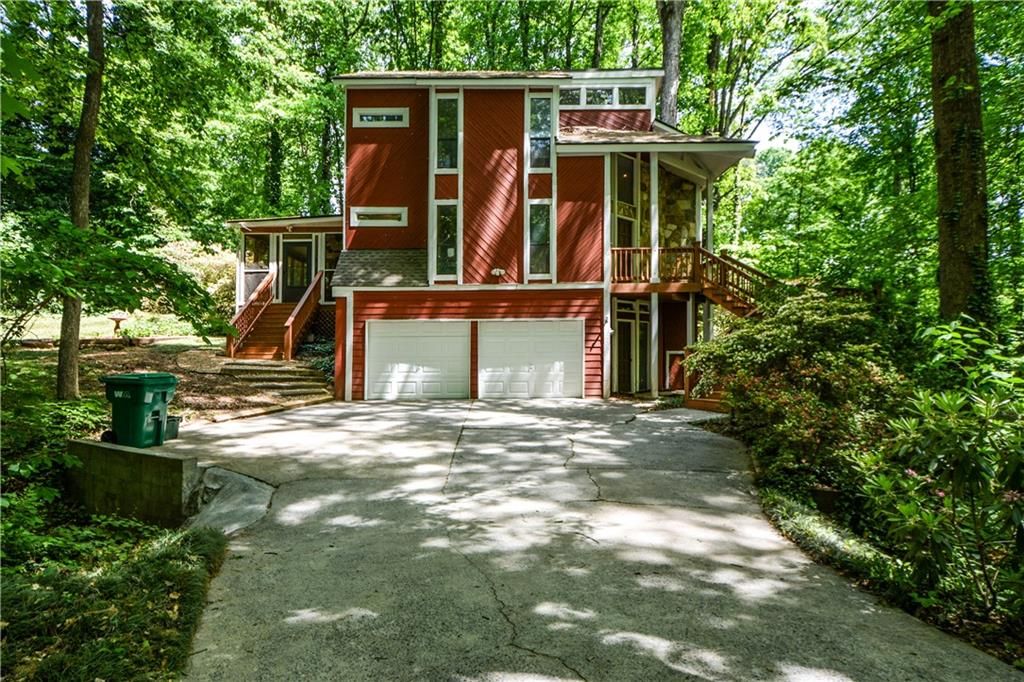 86 Bailey Drive SW, Lilburn, GA 30047