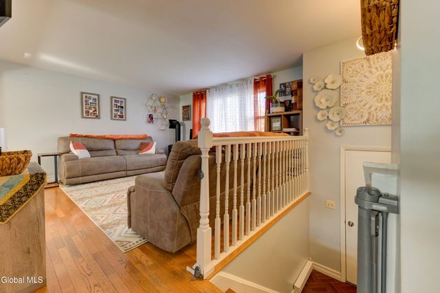 35 Broadway, Amsterdam, NY 12010