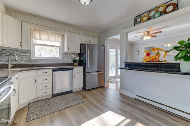 35 Broadway, Amsterdam, NY 12010