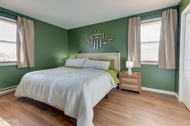 35 Broadway, Amsterdam, NY 12010