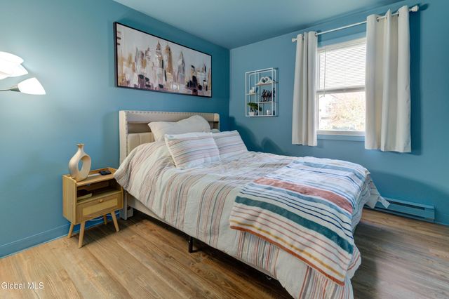 35 Broadway, Amsterdam, NY 12010