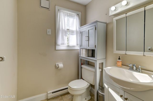 35 Broadway, Amsterdam, NY 12010