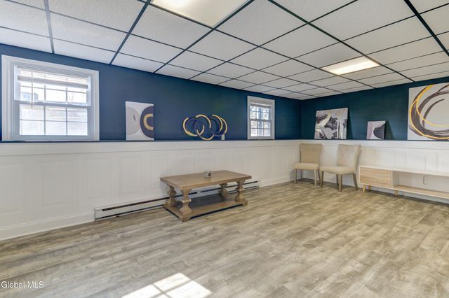 35 Broadway, Amsterdam, NY 12010