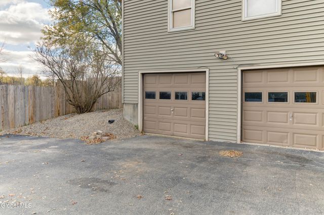 35 Broadway, Amsterdam, NY 12010